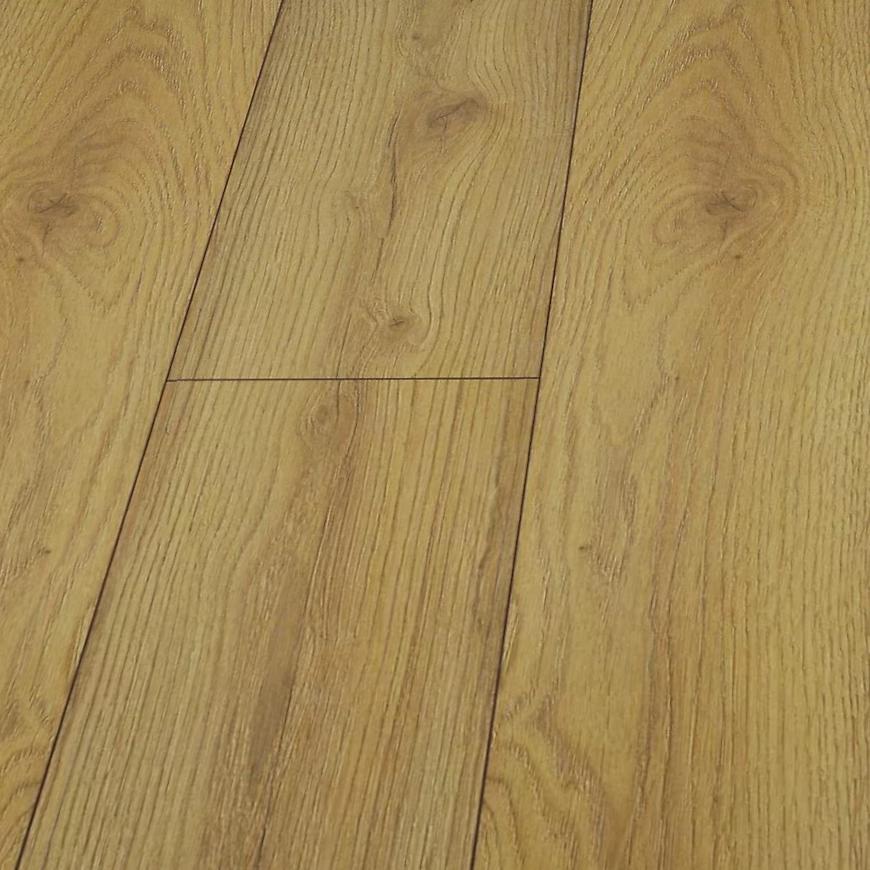 Laminátová podlaha Dub Girona 8mm AC4 Parquet Mercado 4556 SWISS KRONO