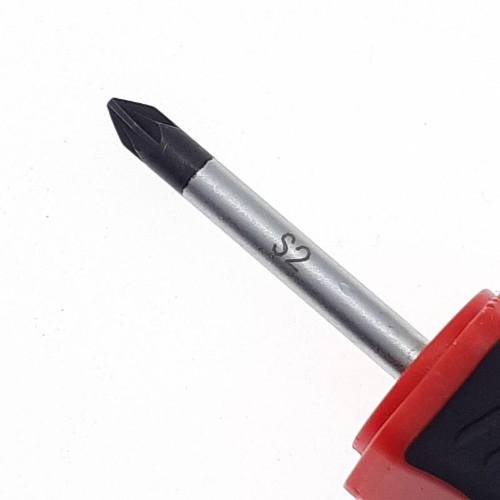 Šroubovák křížový krátký