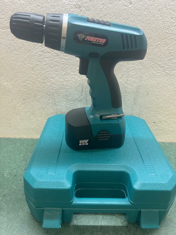 Aku vrtačka 18V s příslušenstvím v plastovém kufříku FT-1504 BOXER