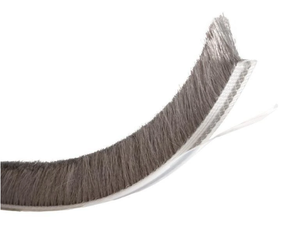 Kartáč těsnicí na skříň samolepicí - šedý 12mm 5