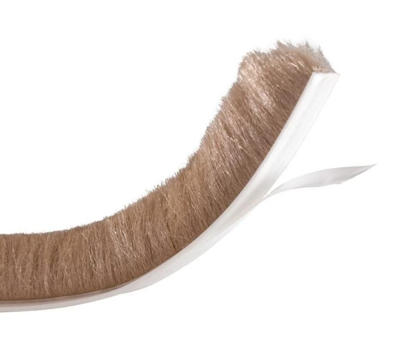 Kartáč těsnicí na skříň samolepicí - béžový 12mm 5