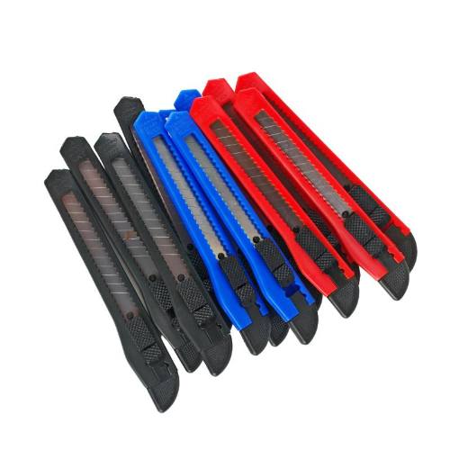 Nůž odlamovací s posuvným tlačítkem