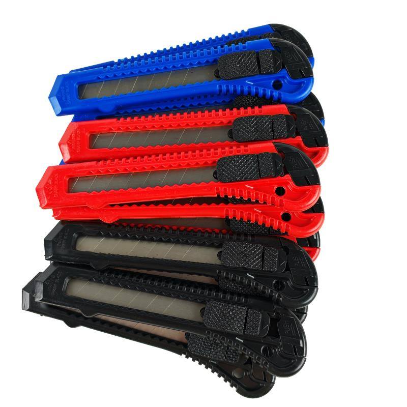 Nůž odlamovací s posuvným tlačítkem